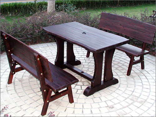 e ENTERTAINMENTDINING